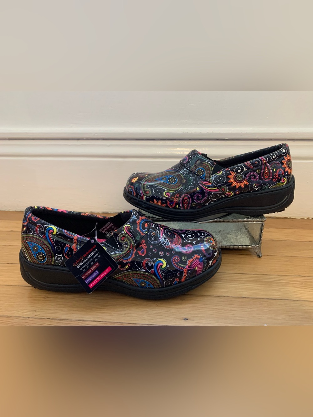 NWOB LAFORST Multi-Color Paisley Slip-On Slip Resistant Clogs Women’s Size 10